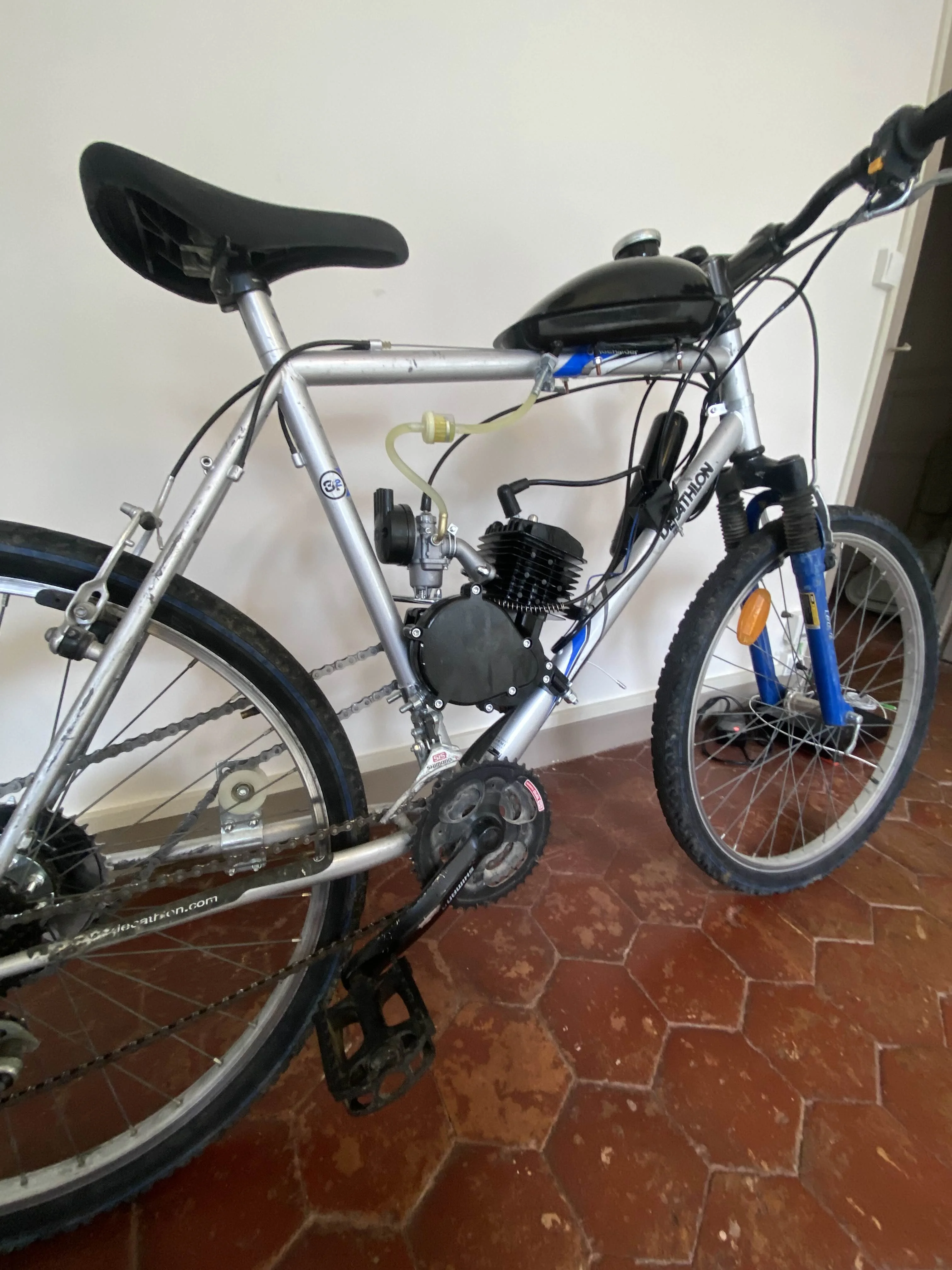 Contenu kit moteur vélo 80cc